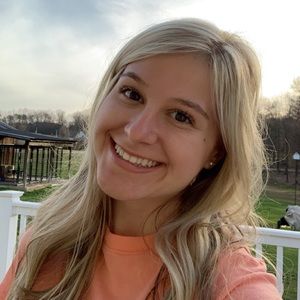 Meet your Posher, Alexis